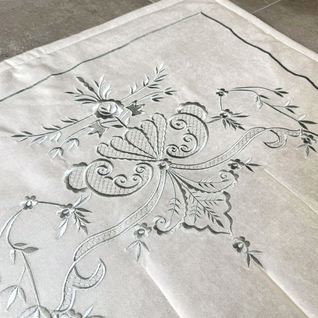 Cream Velvet Islamic Prayer Rug with Silver Embroidery – WAS018