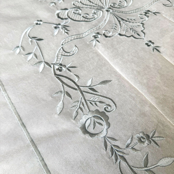 Cream Velvet Islamic Prayer Rug with Silver Embroidery – WAS018