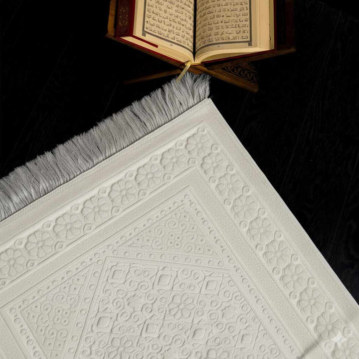 Special Gift Set (Prayer Rug, Quran, Silver Necklace and Bracelet) - WABOX002